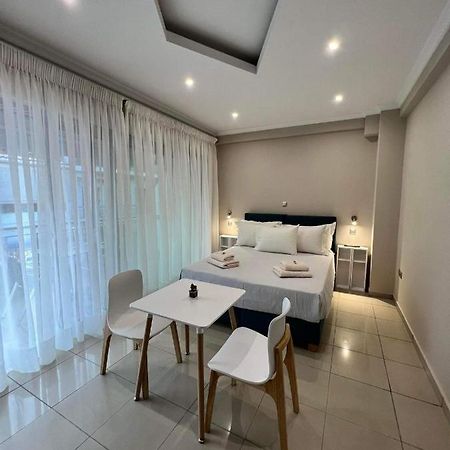 Atlantis Apartments Артемида Екстериор снимка