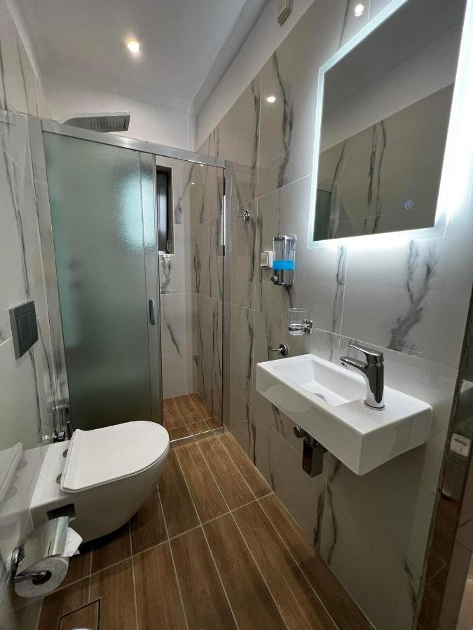 Atlantis Apartments Артемида Екстериор снимка
