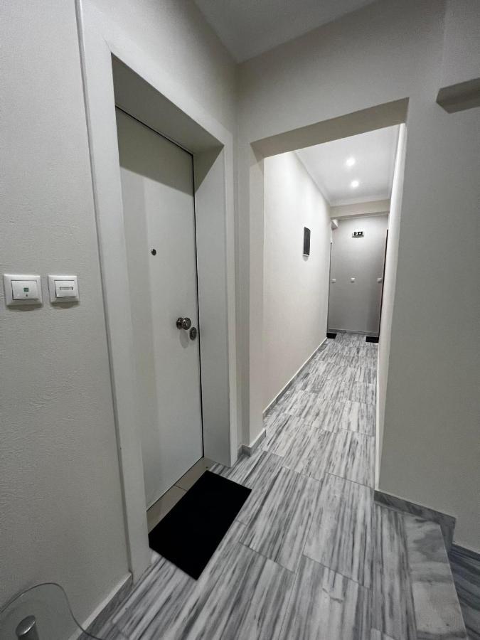 Atlantis Apartments Артемида Екстериор снимка