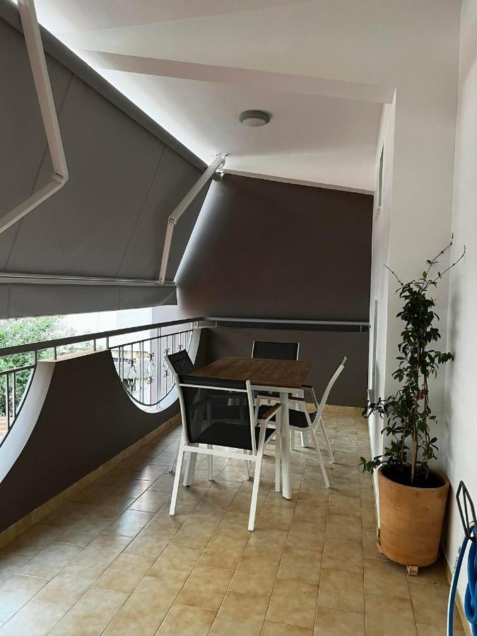 Atlantis Apartments Артемида Екстериор снимка