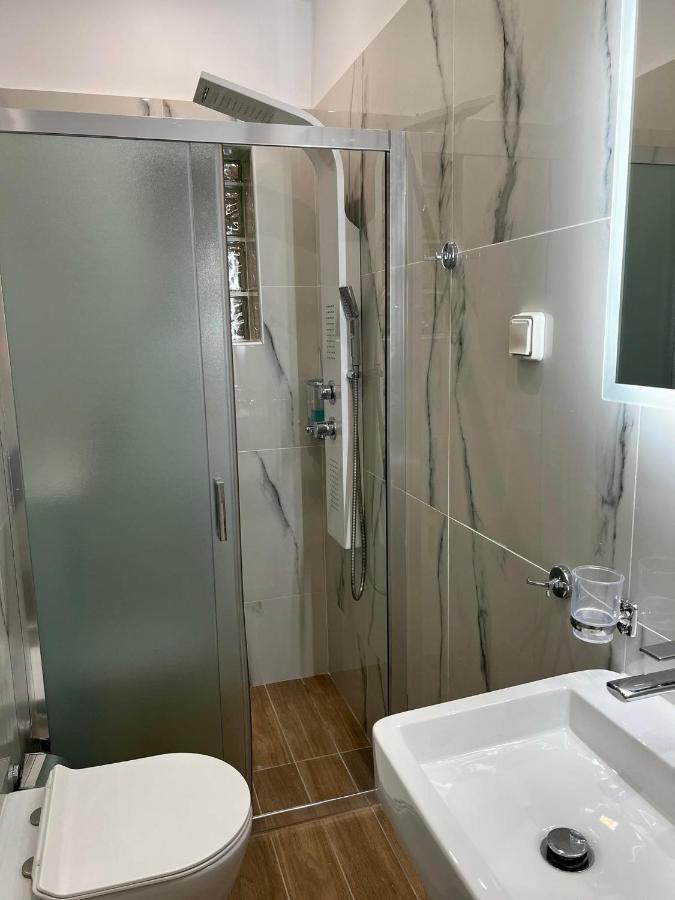 Atlantis Apartments Артемида Екстериор снимка